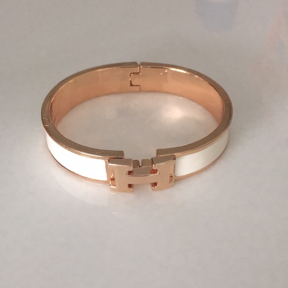 Jewelry - White & rose gold clic clac H bracelet